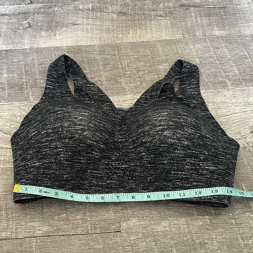Victoria's Secret Angel Max Sports Bra - Picture 6 of 10